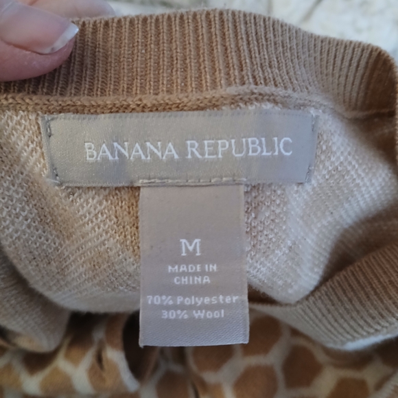 Banana Republic Tan and Cream Hexagon Cardigan - Picture 3 of 3